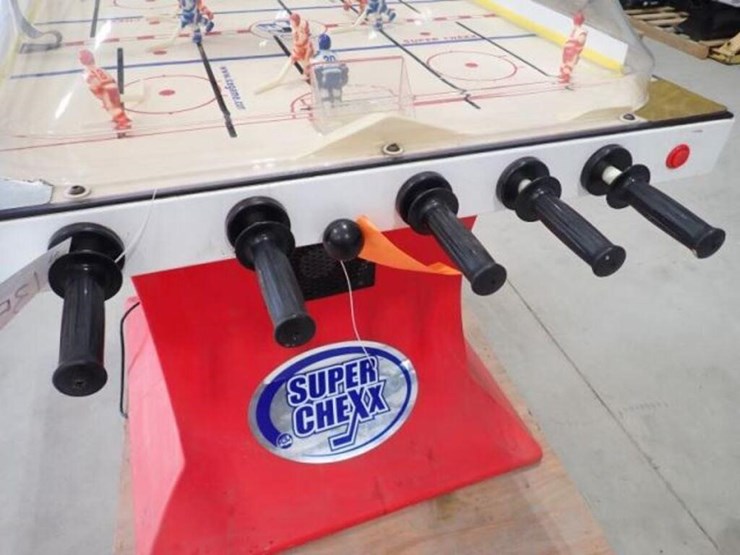 super-chexx-table-top-hockey-game-image-15