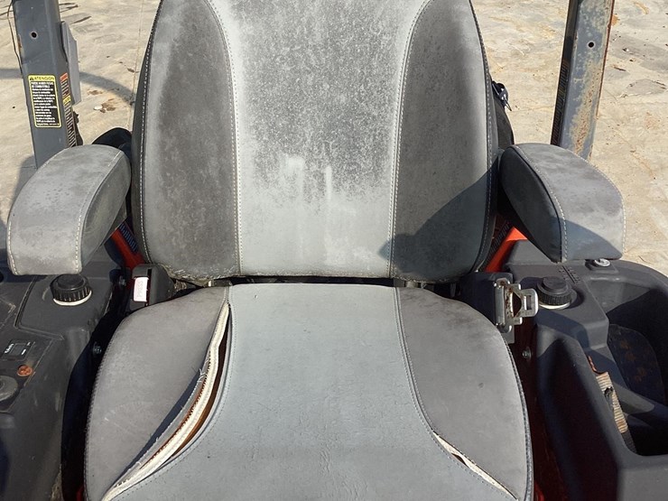 2014-kubota-z724-image-10