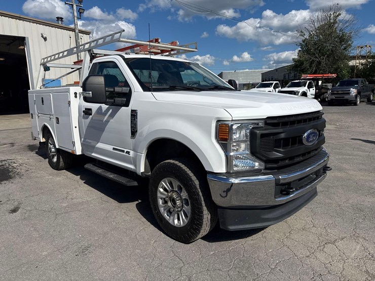 2022-ford-f350-image-2