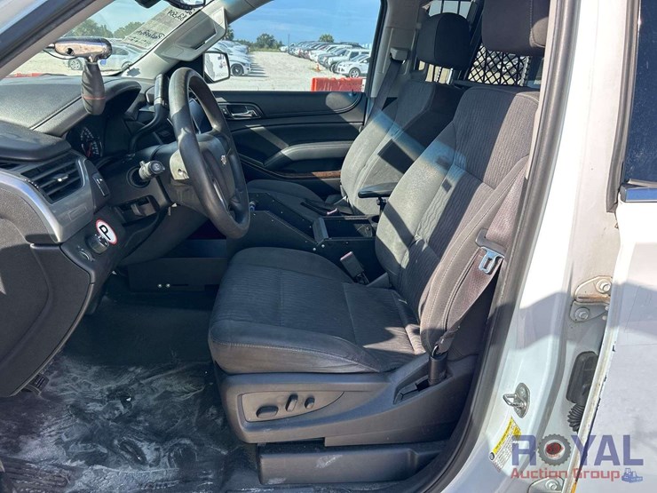 2017-chevrolet-tahoe-image-14