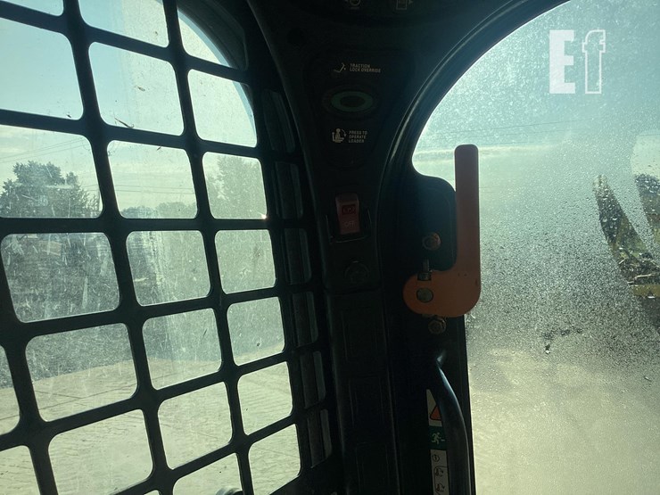 2015-bobcat-t590-image-24