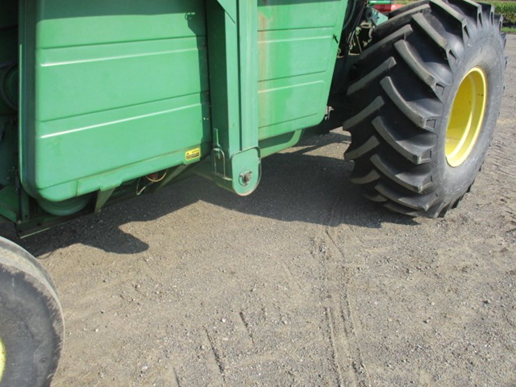 john-deere-4420-image-9