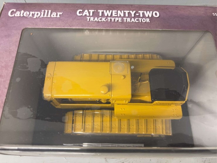 caterpillar-16-image-4