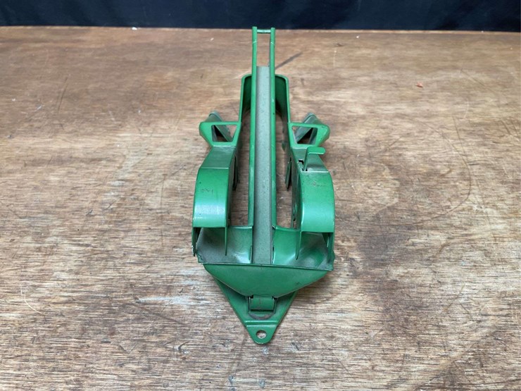 john-deere-16-image-5