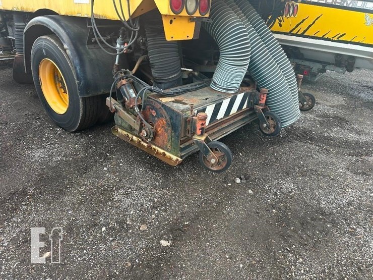 2001-freightliner-fc80-image-5