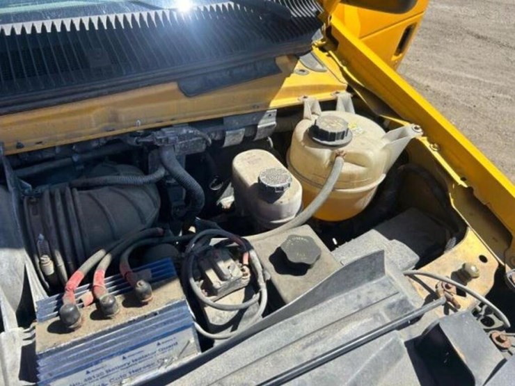 2010-ford-cargo-image-25
