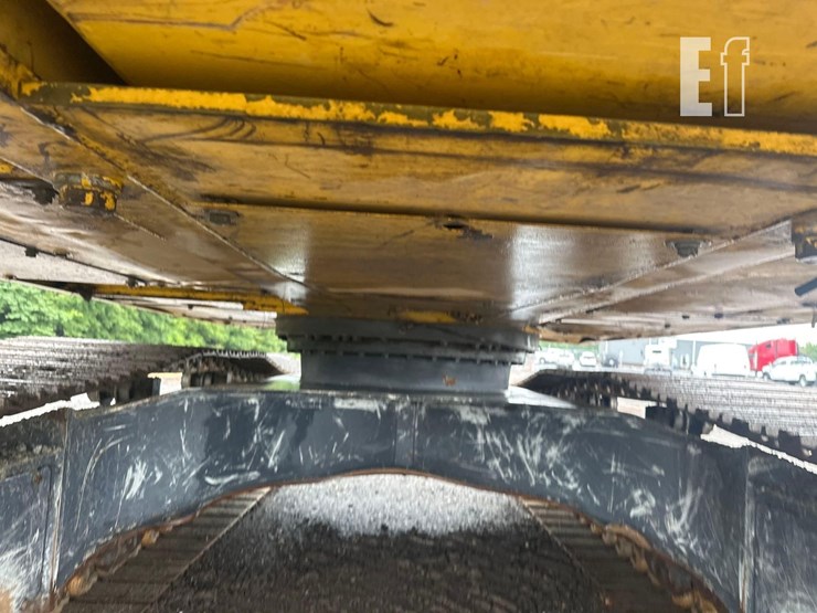 2021-komatsu-pc210-lc-11-image-19