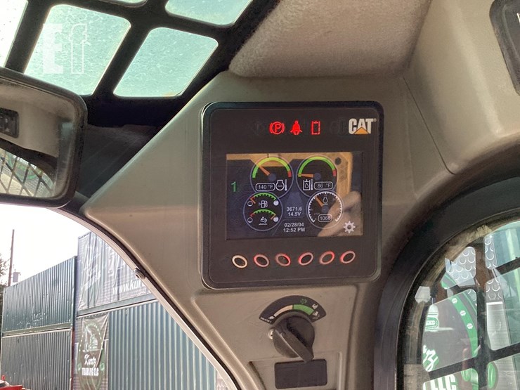 2021-caterpillar-299d3-image-18