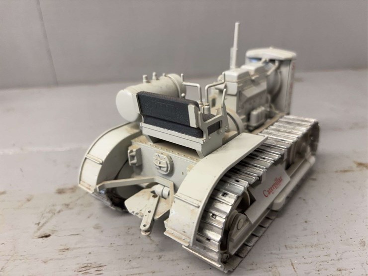 caterpillar-d7-image-32