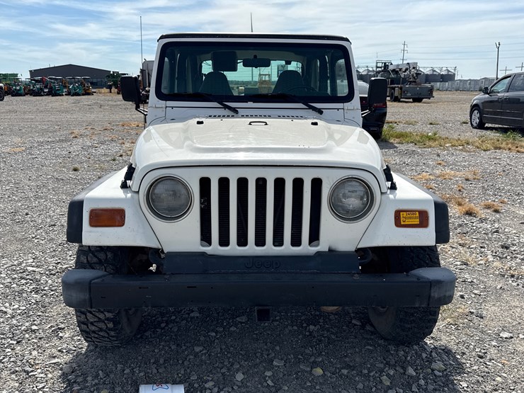 1997-jeep-wrangler-image-3