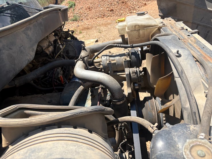 2003-international-durastar-4300-image-43