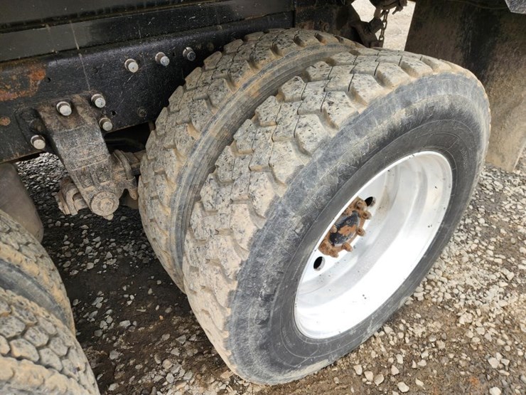 1999-peterbilt-379-image-58
