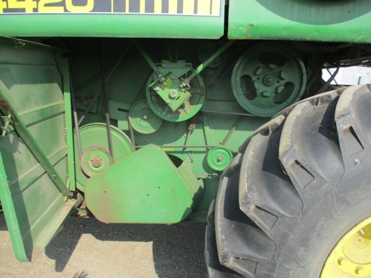 john-deere-4420-image-8