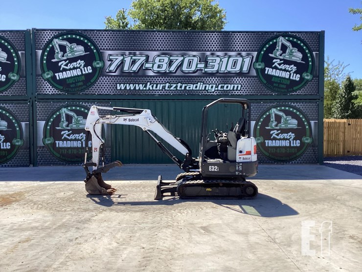 2015-bobcat-e32-image-1