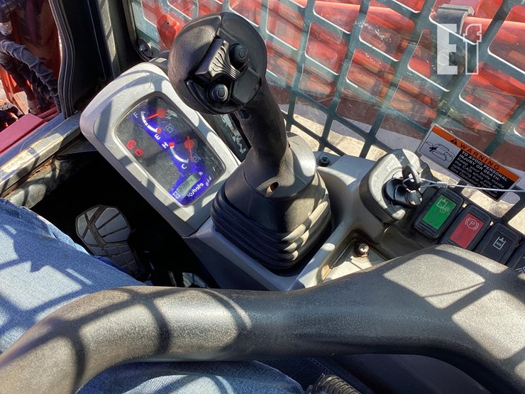 2019-kubota-svl75-2-image-16