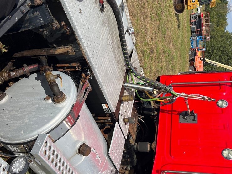 2017-western-star-4700sf-image-13