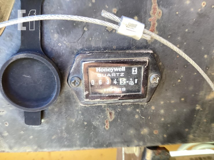 2015-morooka-mst800vd-image-22