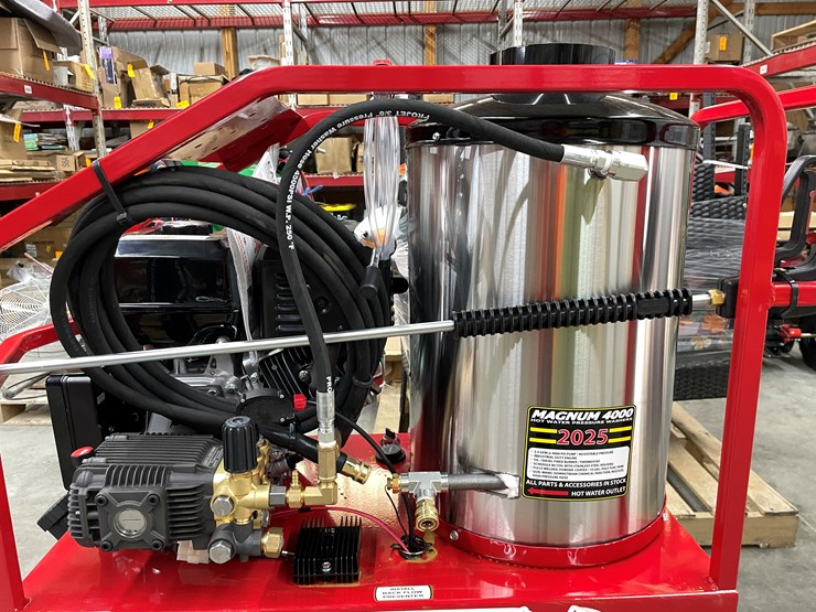 #2752-•-new-magnum-4000-hot-water-pressure-washer-image-5