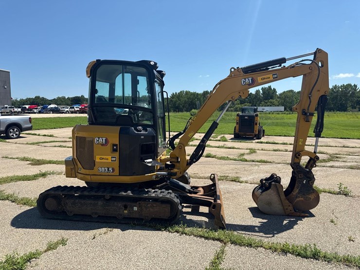 2022-caterpillar-303.5-image-6