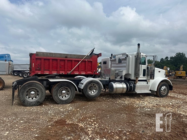 2012-peterbilt-367-image-3