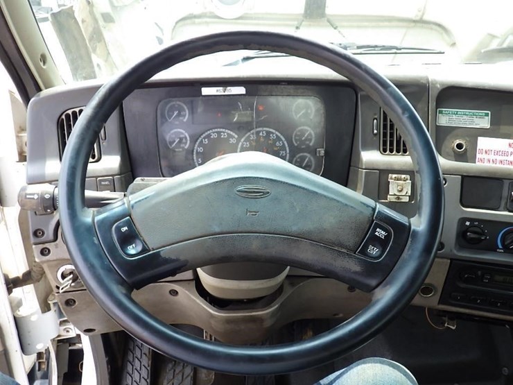 2005-sterling-lt8500-image-40
