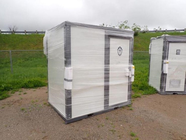 unused-bastone-portable-restroom-image-5