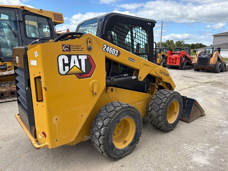 2020-caterpillar-246d3-image-5
