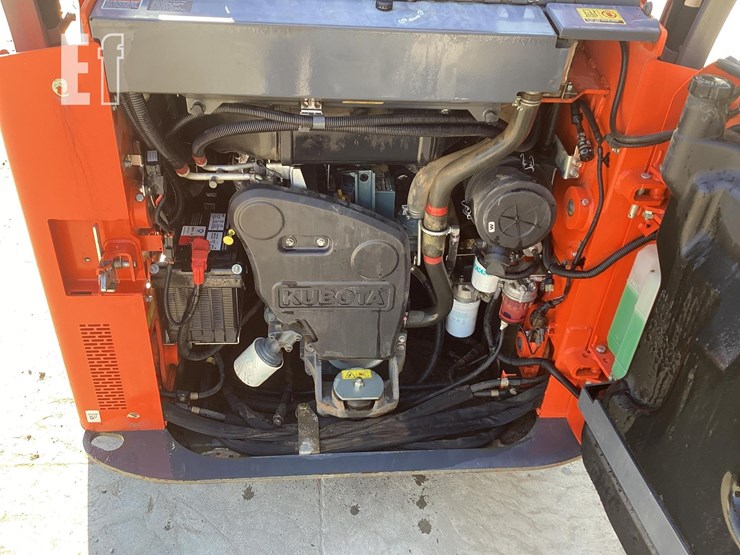 2018-kubota-ssv65-image-12