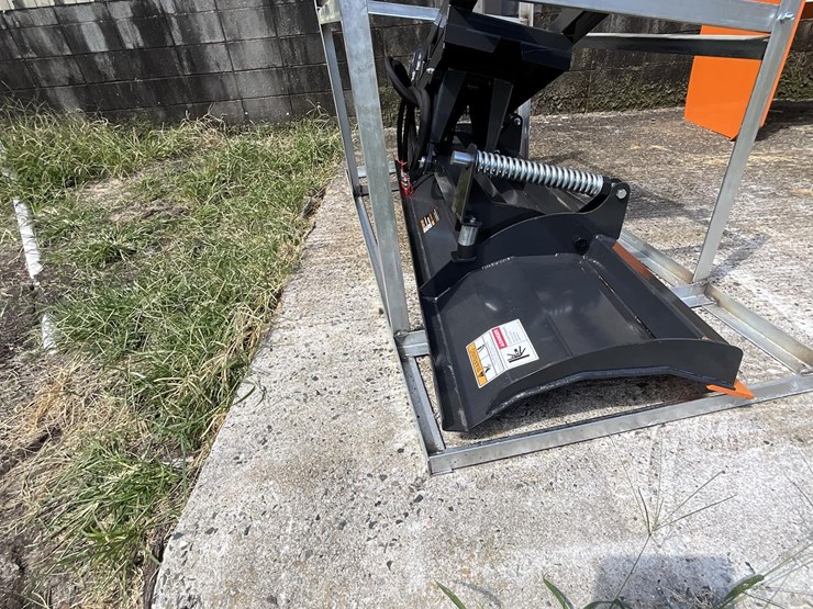 wolverine-db-15-84w-skid-steer-dozer-blade-image-2