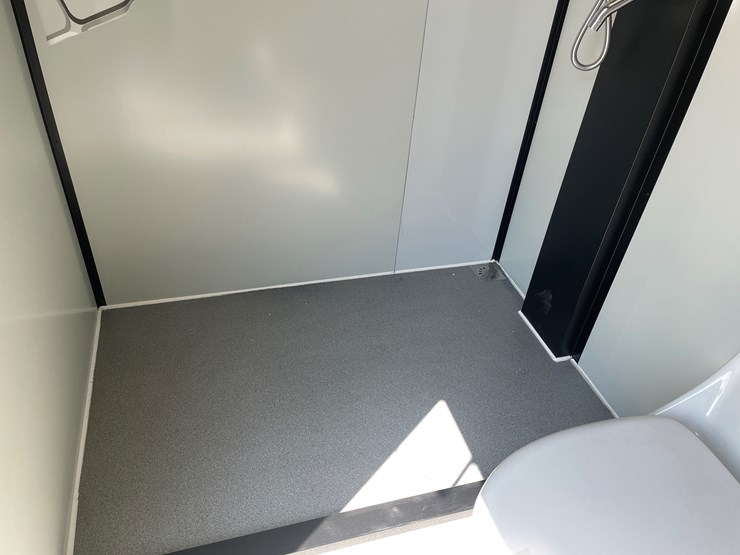#2429-•-kj-new-portable-restroom-image-22