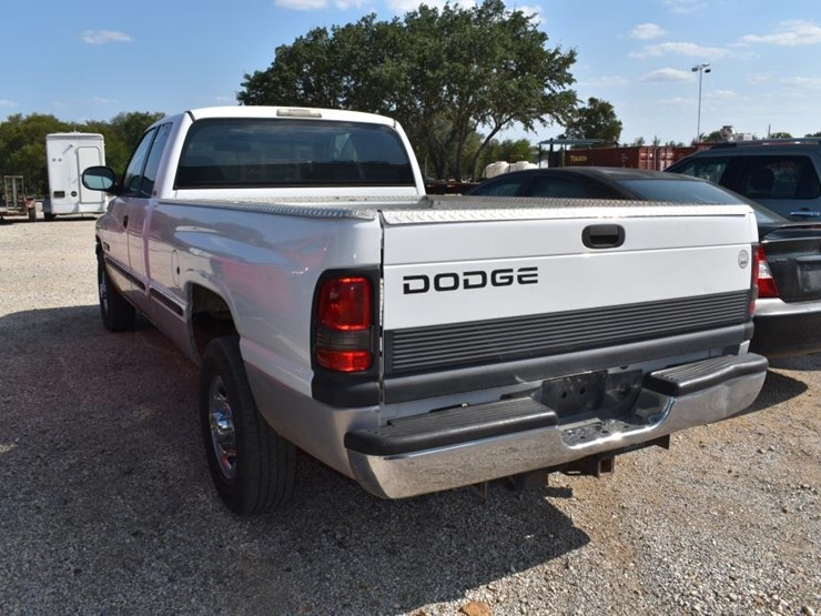 1999-dodge-2500-image-4