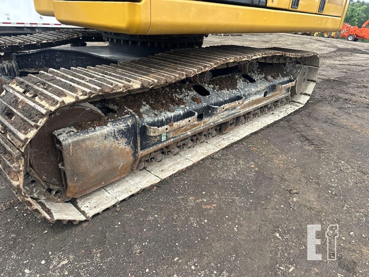 2021-caterpillar-320gc-image-21