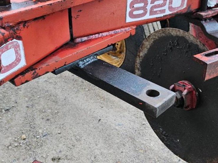 massey-ferguson-820-image-16