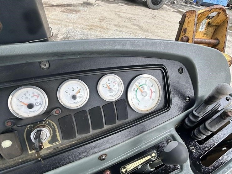 2006-caterpillar-416d-image-30