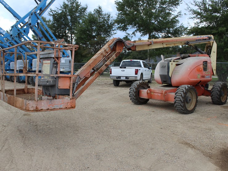 2011-jlg-600aj-image-4