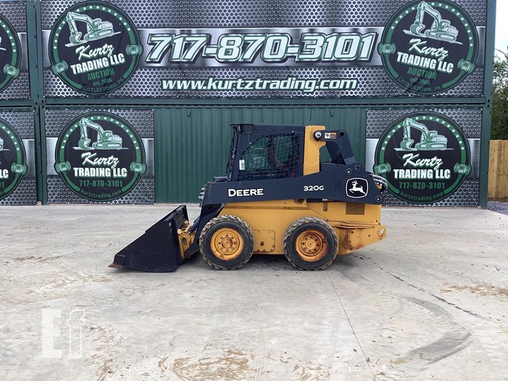 2022-deere-320g-image-1