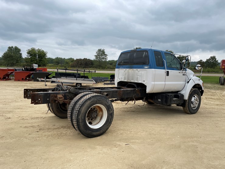 2001-ford-f750-image-5