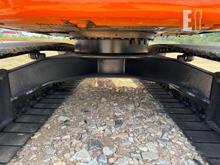 2021-hitachi-zx135us-6-image-18