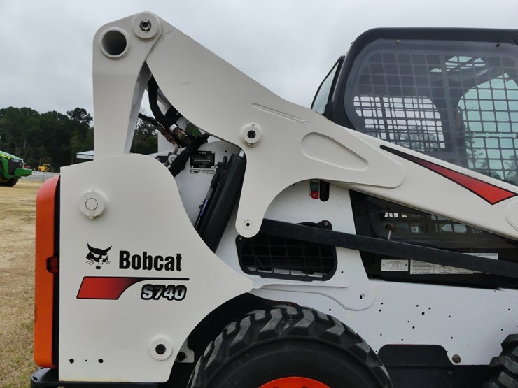 2021-bobcat-s740-image-7