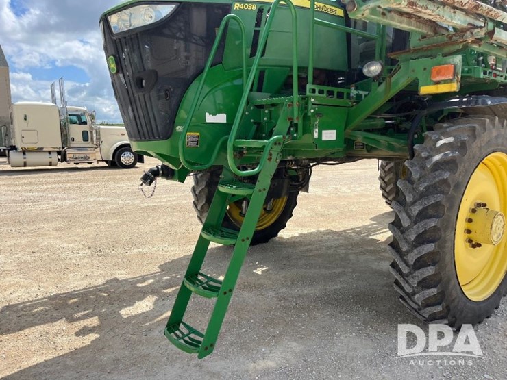 2014-john-deere-r4038-image-25