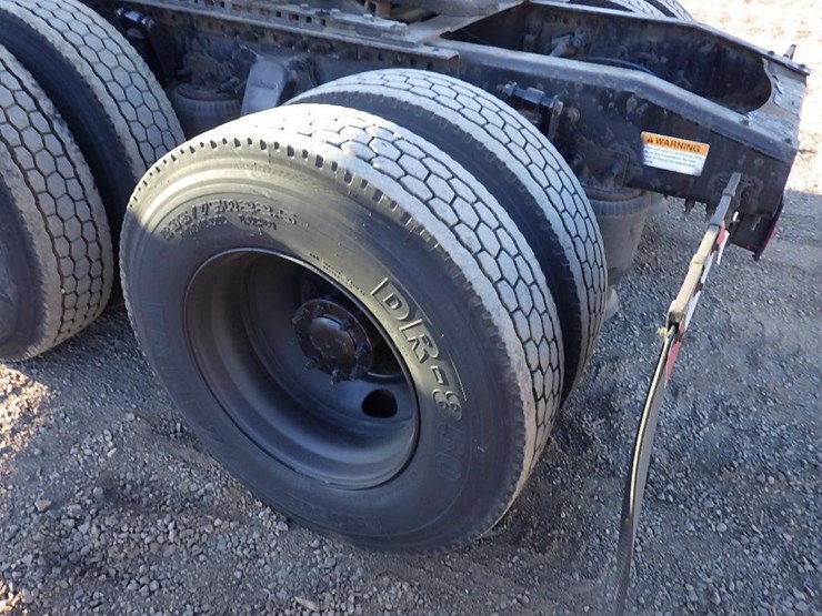 2016-freightliner-cascadia-113-image-37