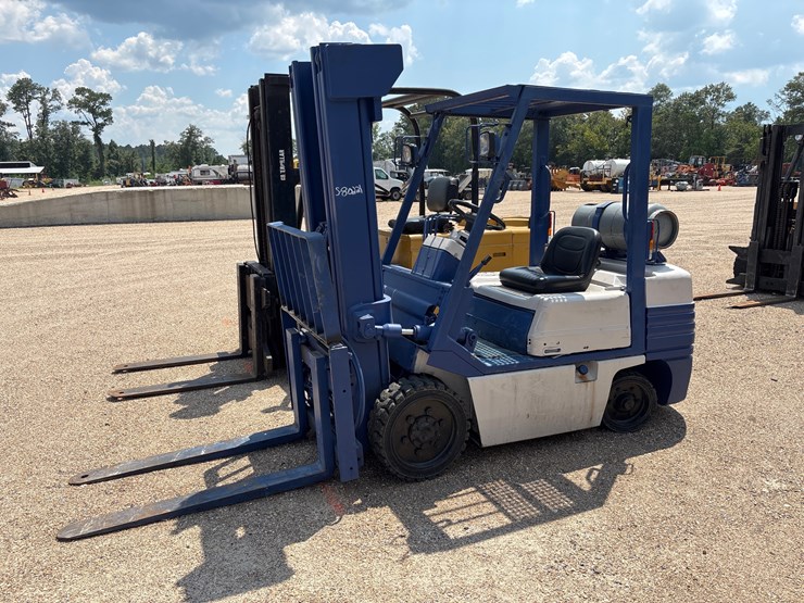 #2077-•-komatsu-fg305t11,-forklift-image-1