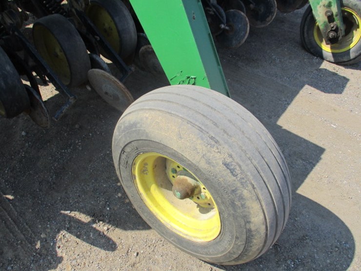 john-deere-750-image-9