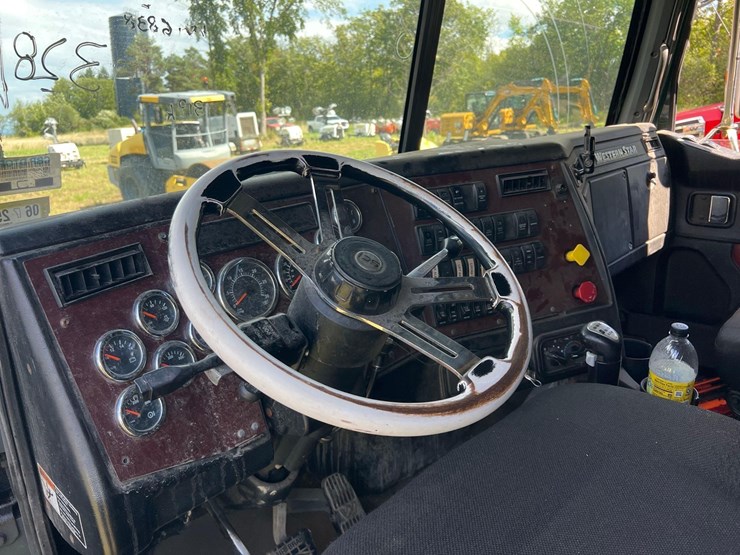 2016-western-star-4900sf-image-28