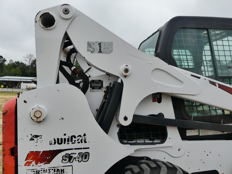 2021-bobcat-s740-image-7