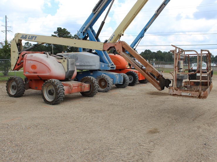 2011-jlg-600aj-image-2