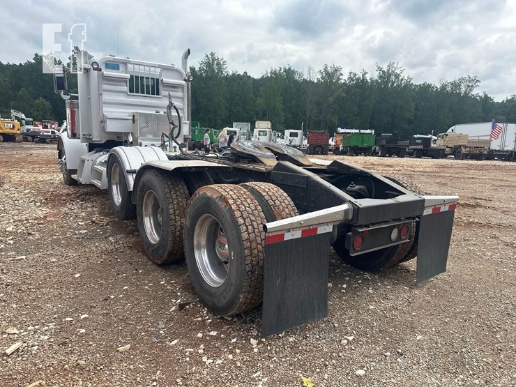 2012-peterbilt-367-image-5