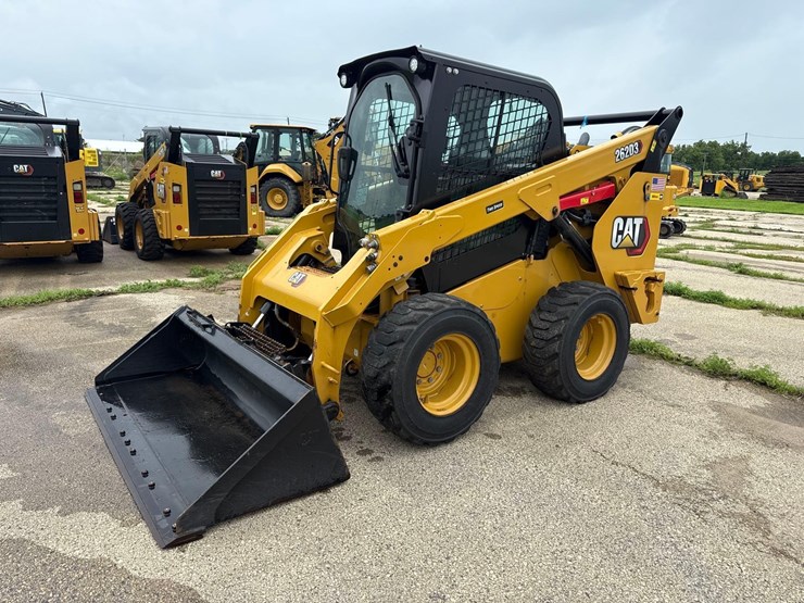 caterpillar-262d3-image-2