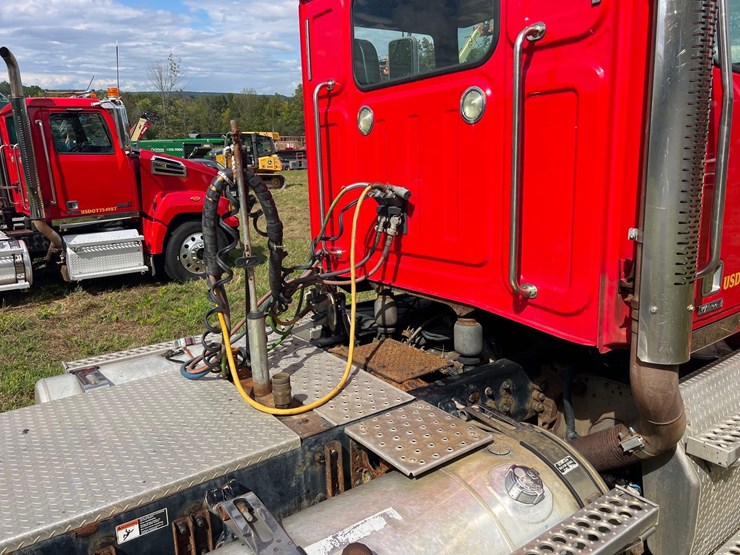2017-western-star-4700sf-image-13