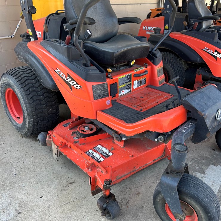 2015 KUBOTA ZD326